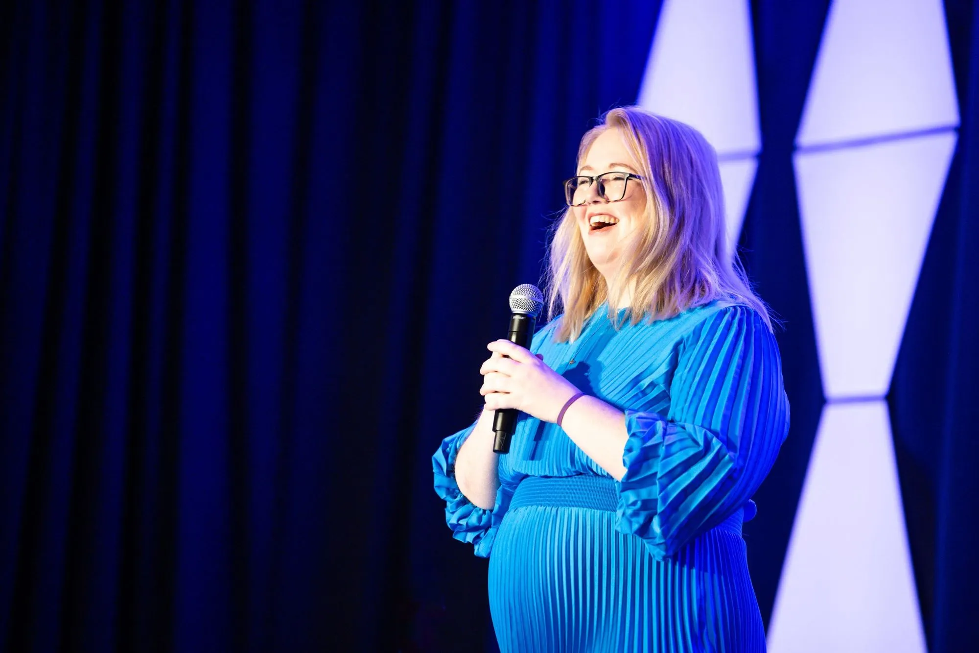 6842f05992c8128f56ef5ffc_cybermarketing-con-speaker